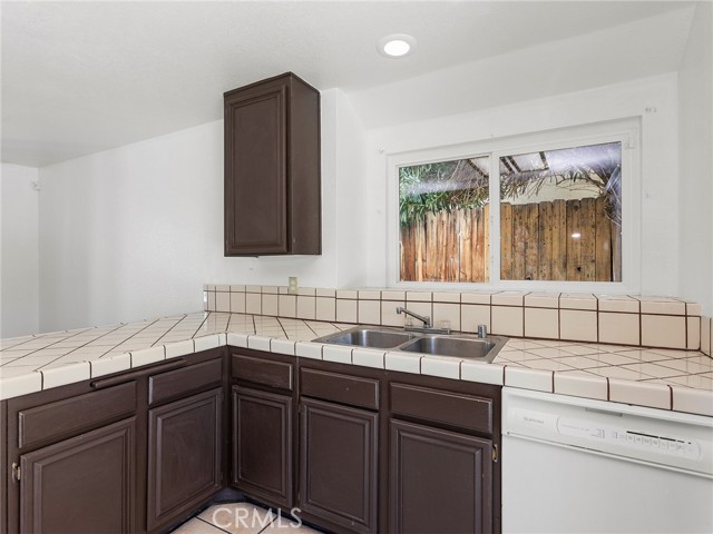 Detail Gallery Image 8 of 38 For 37707 Dixie Dr, Palmdale,  CA 93550 - 3 Beds | 2 Baths