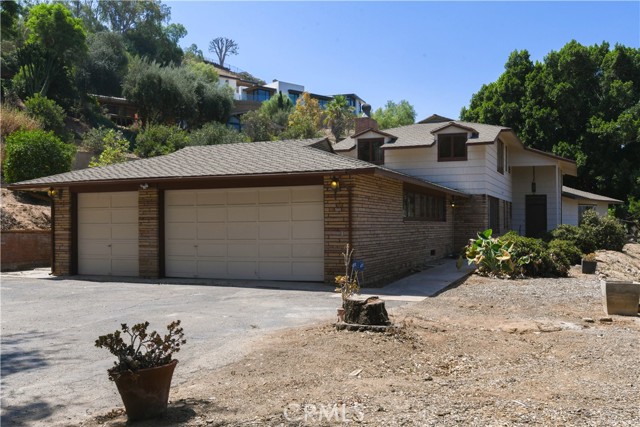2475 Sunset Drive, Riverside CA: https://media.crmls.org/medias/48a9711d-a0aa-40e4-9b8f-984b00801977.jpg