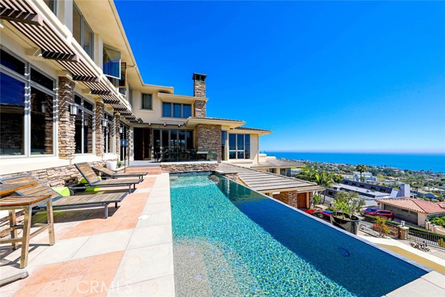 Detail Gallery Image 4 of 40 For 1076 Skyline Dr, Laguna Beach,  CA 92651 - 4 Beds | 4/1 Baths