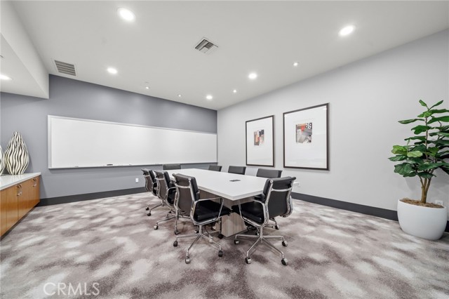 400 W Ocean Boulevard, Long Beach, California 90802, ,Commercial Lease,For Rent,400 W Ocean Boulevard,CRPW25108628