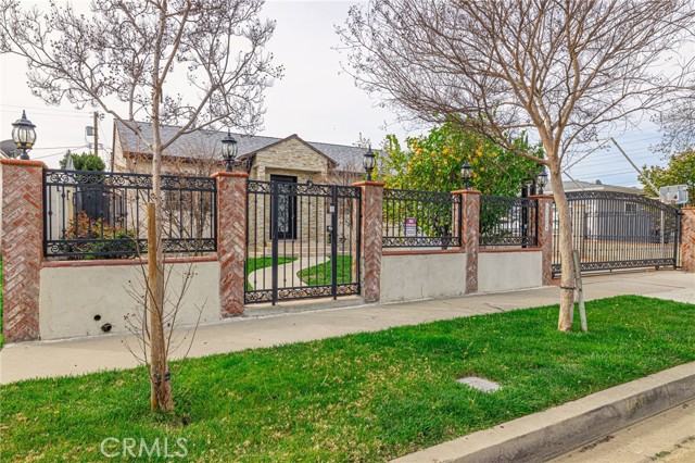 Detail Gallery Image 3 of 36 For 18754 Covello St, Reseda,  CA 91335 - 3 Beds | 2/1 Baths