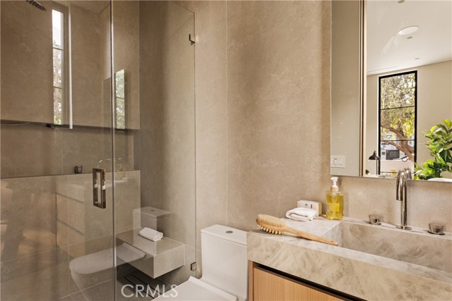 4724 Lemona Avenue, Sherman Oaks CA: https://media.crmls.org/medias/48aa4df6-8755-49ce-9389-25e34786092d.jpg
