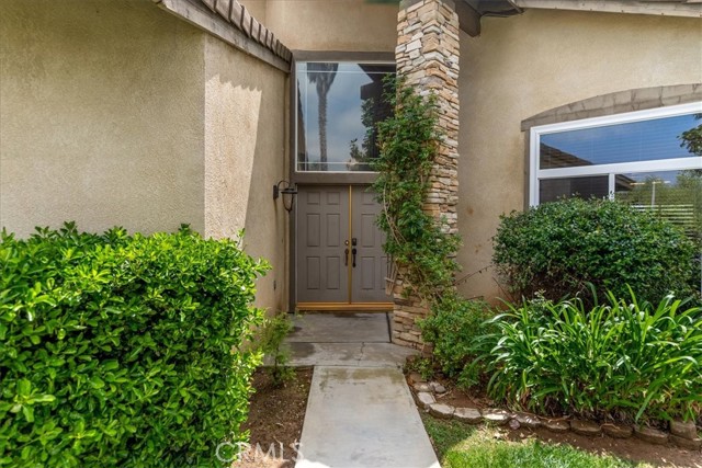 1705 Tee Time Avenue, Beaumont CA: https://media.crmls.org/medias/48aabf8b-60cc-487a-a643-10ffc932bf5c.jpg