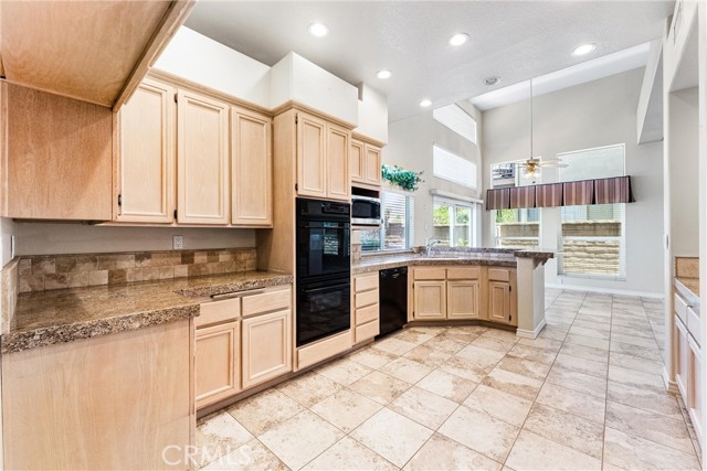 21881 Via Del Lago, Trabuco Canyon CA: https://media.crmls.org/medias/48ab392c-8196-42a7-9e62-2122d62c16bd.jpg