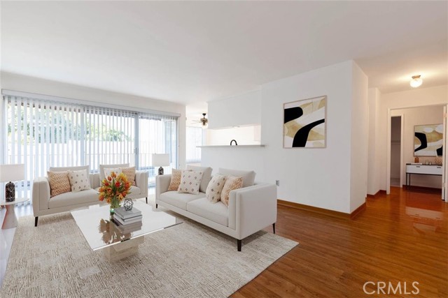 Detail Gallery Image 2 of 20 For 372 Carroll Park East #208,  Long Beach,  CA 90814 - 1 Beds | 1 Baths