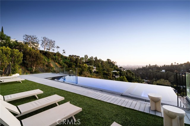 Detail Gallery Image 4 of 64 For 9459 Beverly Crest Dr, Beverly Hills,  CA 90210 - 5 Beds | 7 Baths