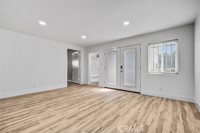 2321 Locust Avenue, Long Beach CA: https://media.crmls.org/medias/48abef94-1a6e-4185-8f46-4e3aed16bafe.jpg