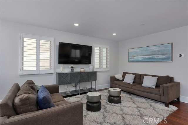 2025 Prospect Avenue, Hermosa Beach CA: https://media.crmls.org/medias/48acc4aa-a7bb-482e-bb92-a1e7517948a7.jpg