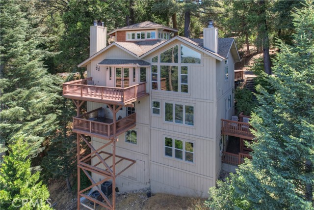 Detail Gallery Image 21 of 67 For 712 Buckingham Square, Lake Arrowhead,  CA 92352 - 4 Beds | 3 Baths