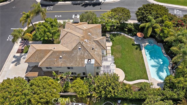17 Brigadier, Irvine CA: https://media.crmls.org/medias/48ae2193-e71f-4861-ae19-2c0994e9c7a2.jpg