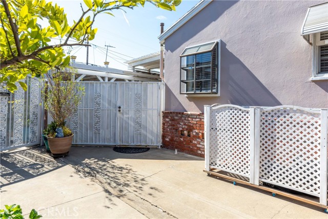 3139 Chestnut Avenue, Long Beach CA: https://media.crmls.org/medias/48af4842-1ee4-493f-b9e5-efab18745661.jpg