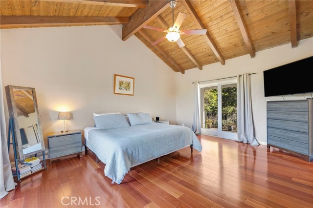 5187 Llano Drive, Woodland Hills CA: https://media.crmls.org/medias/48af94b9-baef-476a-acb5-57a9f73c5101.jpg