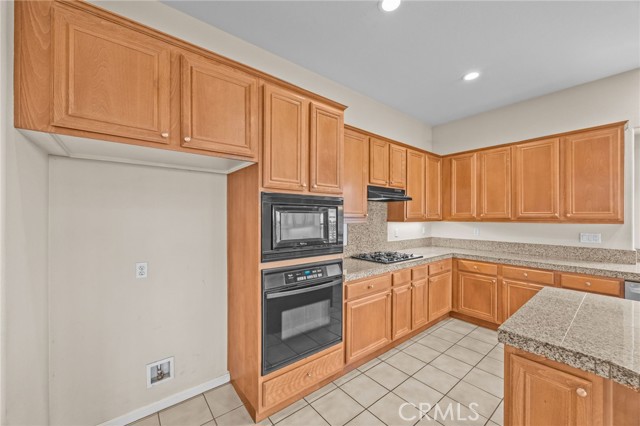 Detail Gallery Image 16 of 54 For 101 via De La Valle, Lake Elsinore,  CA 92532 - 4 Beds | 2/1 Baths