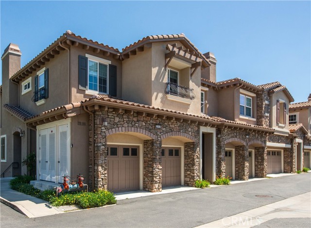 Detail Gallery Image 1 of 34 For 21953 Bella Vista Pl, Chatsworth,  CA 91311 - 4 Beds | 5 Baths