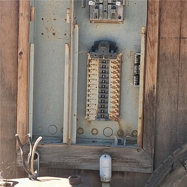 56524 Sunset Drive, Yucca Valley CA: https://media.crmls.org/medias/48b04de9-33cd-4881-9bc2-1643de5f65d1.jpg