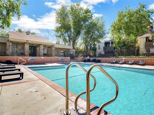 Detail Gallery Image 26 of 28 For 18350 Hatteras #123,  Tarzana,  CA 91356 - 3 Beds | 2 Baths