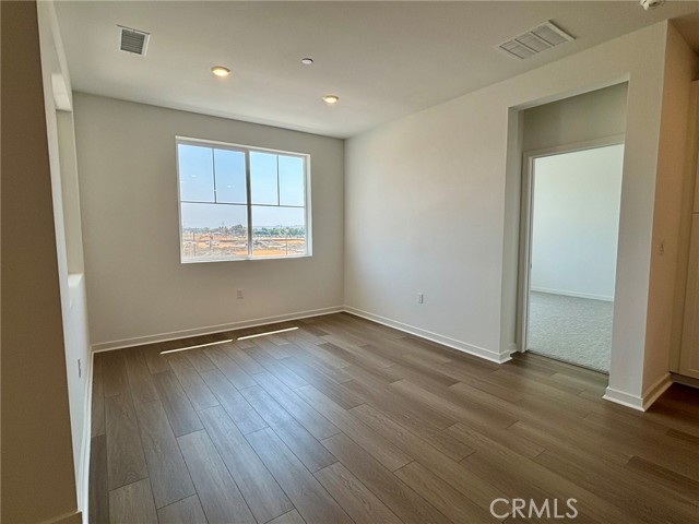 6136 Valentina Way, Eastvale CA: https://media.crmls.org/medias/48b09f67-43ae-4076-918f-4eed26c7a92f.jpg