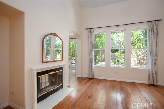 Detail Gallery Image 10 of 42 For 23301 Montecito Pl, Valencia,  CA 91354 - 2 Beds | 2/1 Baths