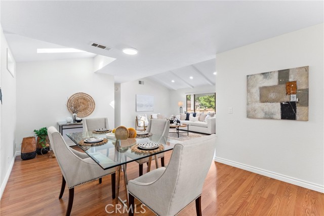 Detail Gallery Image 14 of 68 For 2544 Park Lake, Santa Ana,  CA 92705 - 2 Beds | 2 Baths