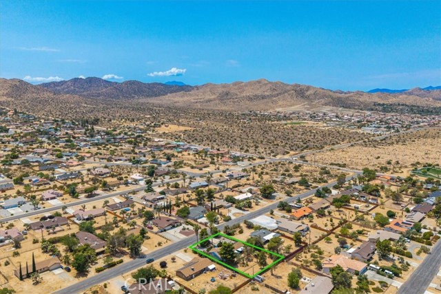 57856 El Dorado Drive, Yucca Valley CA: https://media.crmls.org/medias/48b242df-cf51-4210-9efe-b4628fb24347.jpg