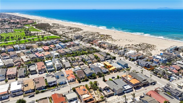 5032 Amalfi Way, Oxnard CA: https://media.crmls.org/medias/48b27102-465f-4ebd-b01a-98af570c0c3d.jpg