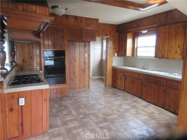 15185 Cobalt, Sylmar CA: https://media.crmls.org/medias/48b3cb79-3a97-4bda-994c-ce6bb60af3f6.jpg