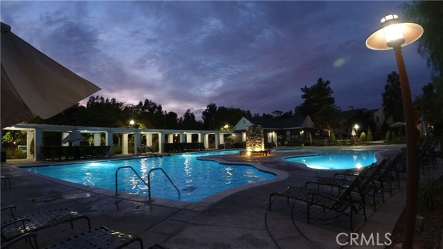 Detail Gallery Image 25 of 31 For 23420 Waterway Ln #15,  Valencia,  CA 91355 - 3 Beds | 2/1 Baths