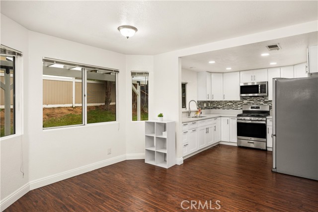 Detail Gallery Image 12 of 39 For 3267 Tyler, Riverside,  CA 92503 - 4 Beds | 3 Baths