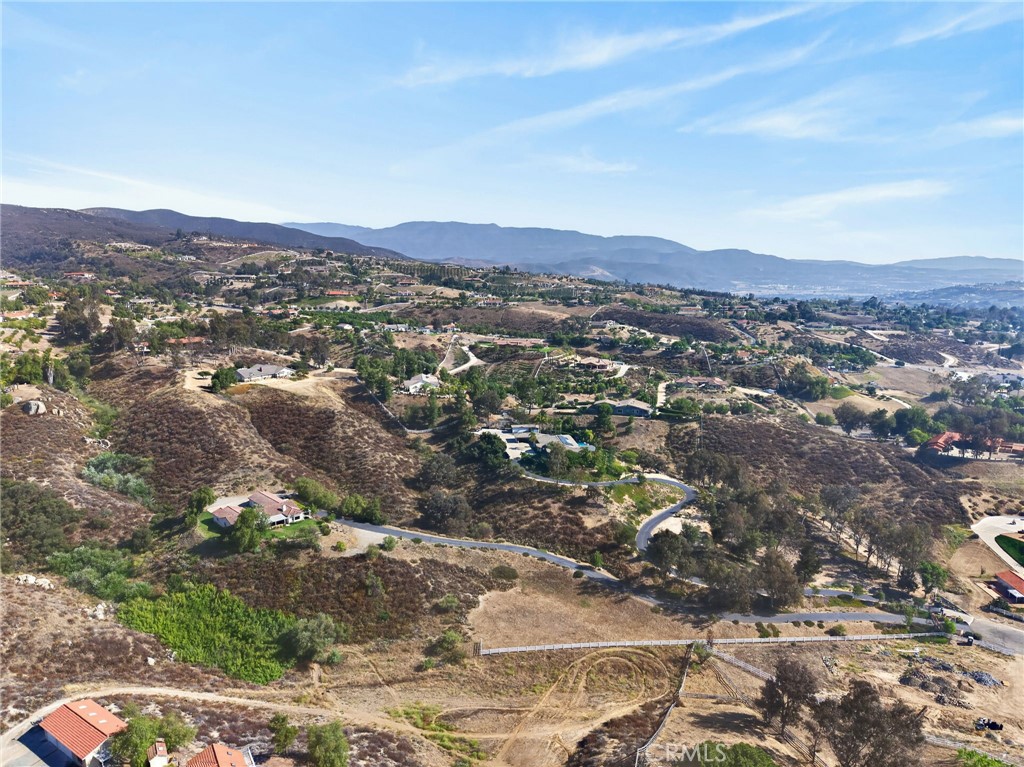 https://media.crmls.org/medias/48b4c3bd-31da-463d-a139-82a4983c0fcd.jpg?preset=X-Large