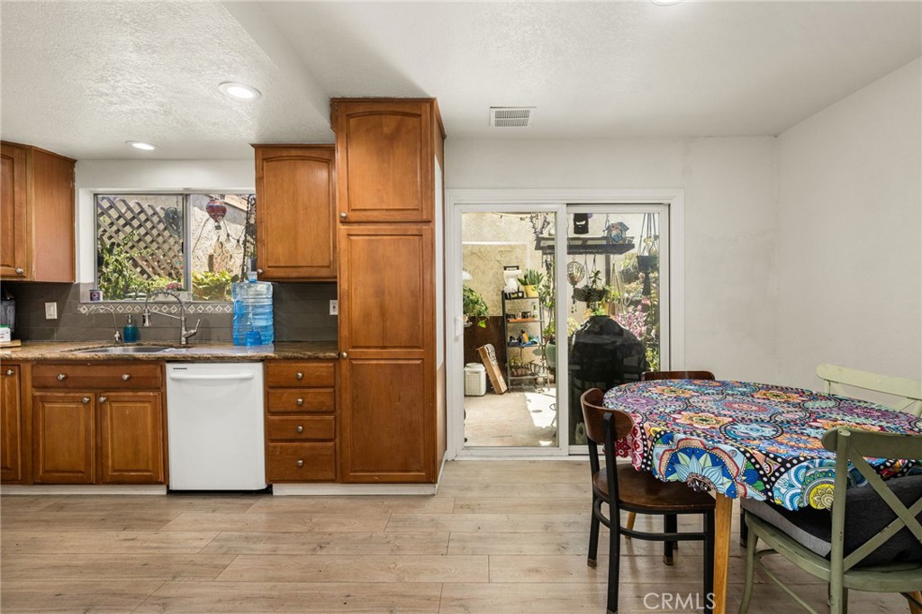 7381 Katella Avenue, photo 6