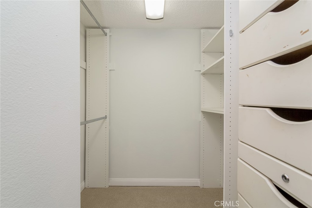 https://media.crmls.org/medias/48b81e2b-c8f9-45fa-9e2b-45154f14d474.jpg?preset=X-Large