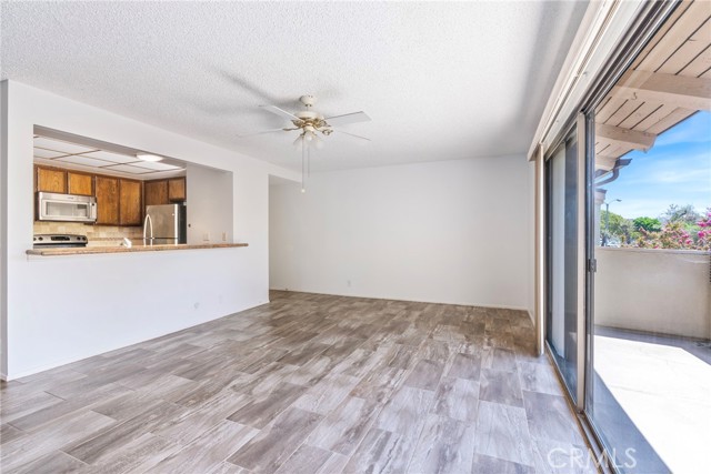Detail Gallery Image 5 of 42 For 13624 La Jolla Cir #F,  La Mirada,  CA 90638 - 2 Beds | 2 Baths