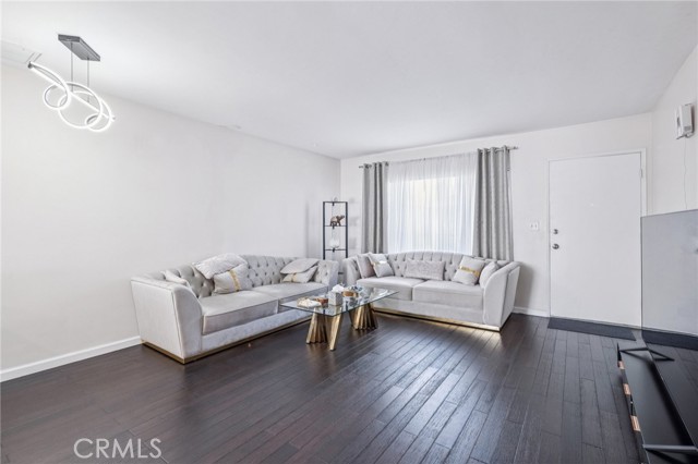 Detail Gallery Image 2 of 27 For 312 N Louise St #210,  Glendale,  CA 91206 - 2 Beds | 2 Baths