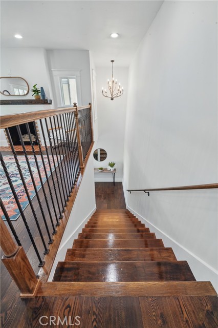 2111 S Bronson Ave, Los Angeles CA: https://media.crmls.org/medias/48b8ba71-a2c6-49c9-8f42-1df5b78eb146.jpg