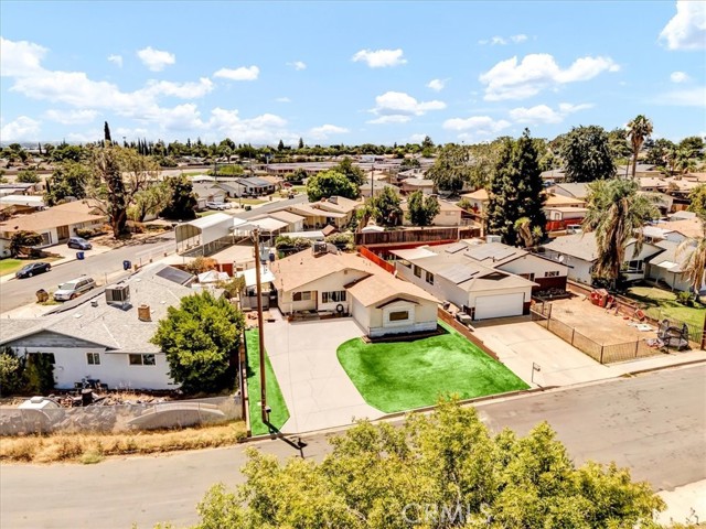 4825 Putter Lane, Bakersfield CA: https://media.crmls.org/medias/48ba6378-e098-4eb1-be90-48e85eb99b8b.jpg