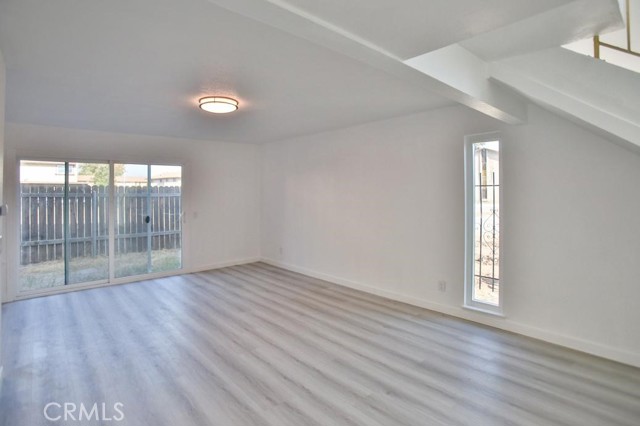7945 Pinehurst dr, San Bernardino CA: https://media.crmls.org/medias/48baa1c5-0b91-425d-ad14-c4e0d38124d3.jpg