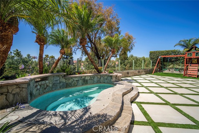14 Glastonbury Place, Laguna Niguel CA: https://media.crmls.org/medias/48badf8c-6762-4eba-b052-c3c17435cca0.jpg