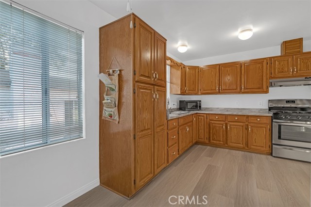 Detail Gallery Image 15 of 35 For 1227 Western Ave, Glendale,  CA 91201 - 3 Beds | 2 Baths