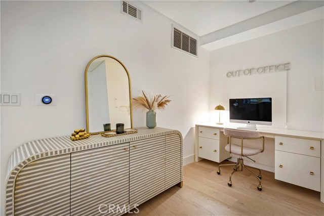 399 E Del Mar Boulevard, Pasadena CA: https://media.crmls.org/medias/48bc1f42-a193-4ee4-aaad-de477423b634.jpg