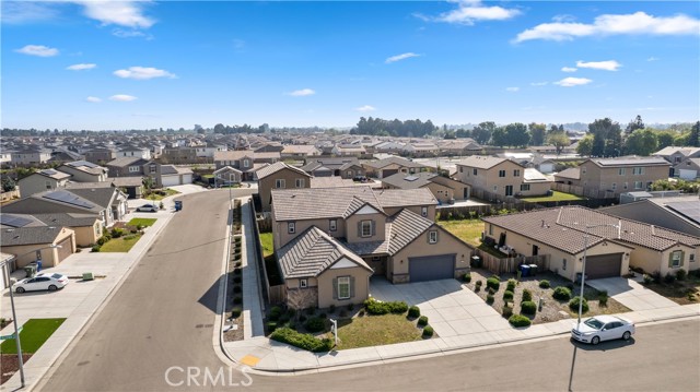 Detail Gallery Image 38 of 45 For 2698 N Arroyo Ave, Fresno,  CA 93727 - 5 Beds | 3/1 Baths