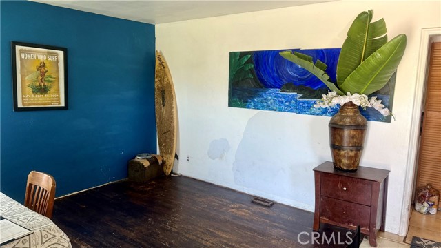 1518 E Luray Street, Long Beach CA: https://media.crmls.org/medias/48be2832-c706-42f6-985a-af226e5bf419.jpg