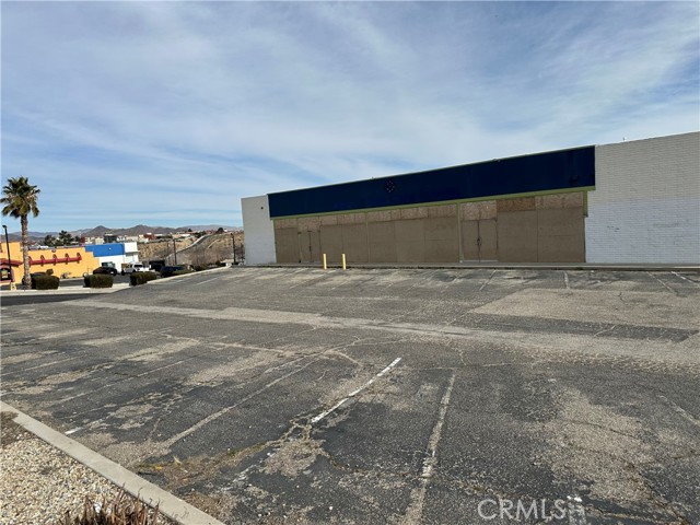 15095 7th Street, Victorville, California 92395, ,Commercial Sale,For Sale,15095 7th Street,CRIV24044327