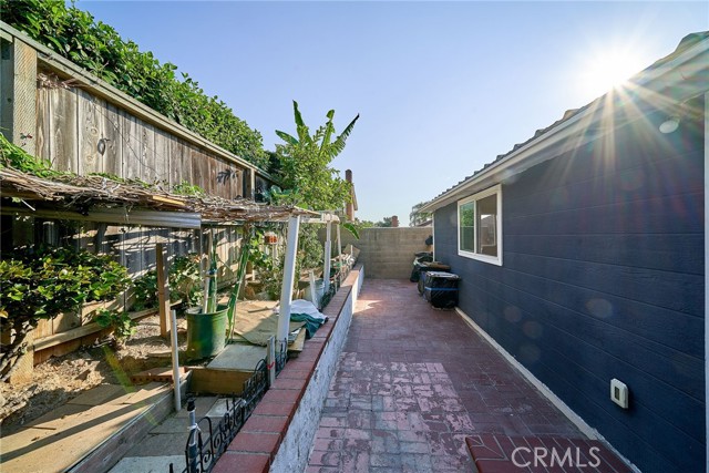 Detail Gallery Image 19 of 49 For 201 S Brookside Ct, Anaheim,  CA 92808 - 4 Beds | 2 Baths