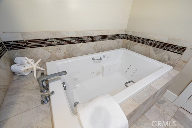 Master Bath Jetted Tub