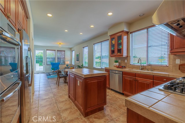 Detail Gallery Image 15 of 75 For 22 Modesto, Irvine,  CA 92602 - 6 Beds | 3 Baths