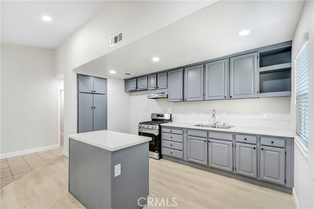 Detail Gallery Image 6 of 20 For 3015 Spruce St, Rialto,  CA 92376 - 4 Beds | 2 Baths