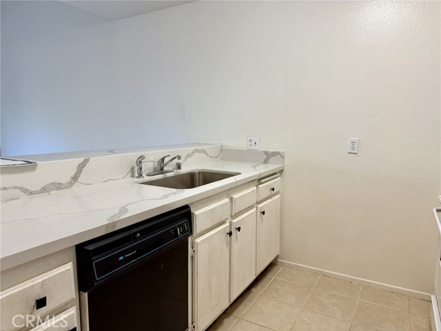 7640 Oso Avenue, Winnetka CA: https://media.crmls.org/medias/48bfacd5-2ad4-4741-96af-103dd6c7d547.jpg