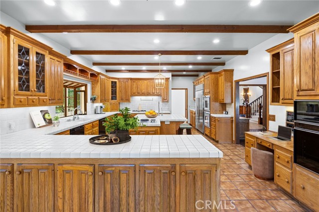 533 E Sierra Madre Avenue, Glendora CA: https://media.crmls.org/medias/48bff6ee-59d6-45da-99f7-a9fd6ac045e6.jpg