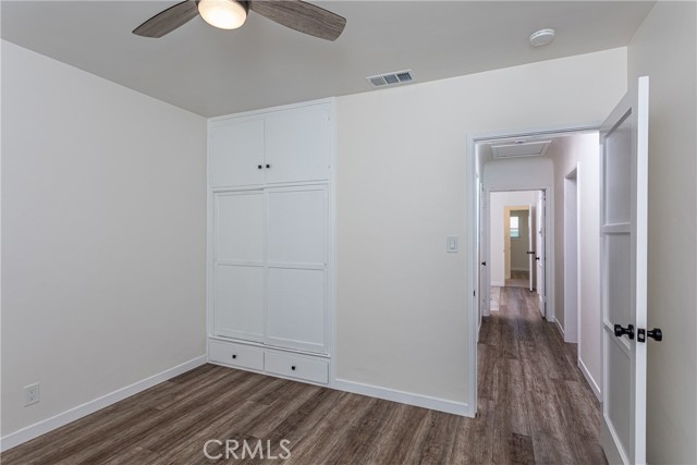 2219 W Clark Avenue, Burbank CA: https://media.crmls.org/medias/48c0e4e5-7687-49cd-8ee2-7869198f6dd8.jpg
