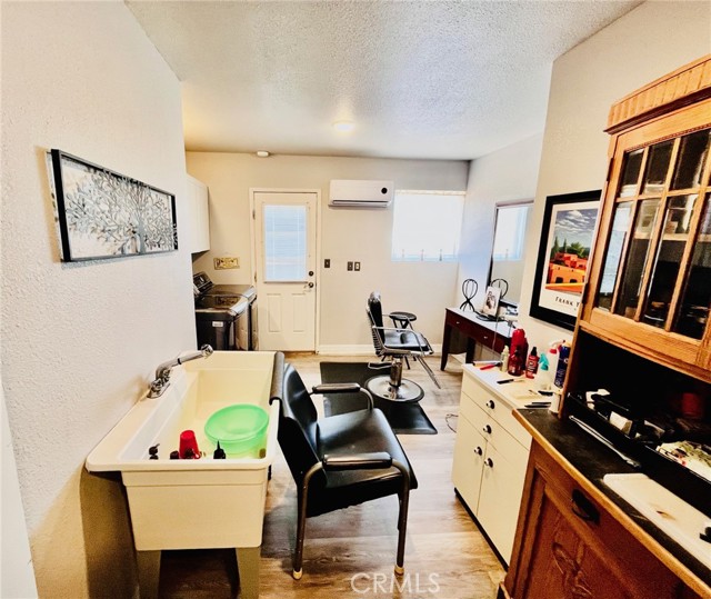 24212 Kansa Road, Apple Valley CA: https://media.crmls.org/medias/48c11be4-abe8-4b3b-9be9-26a8b499a824.jpg